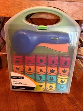 Fiskars Seasonal Cassette Punch Set - Multicolor